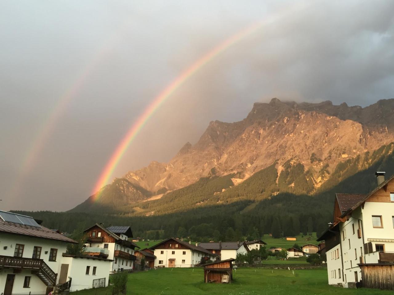 Hotel Alpin Ehrwald Exterior photo